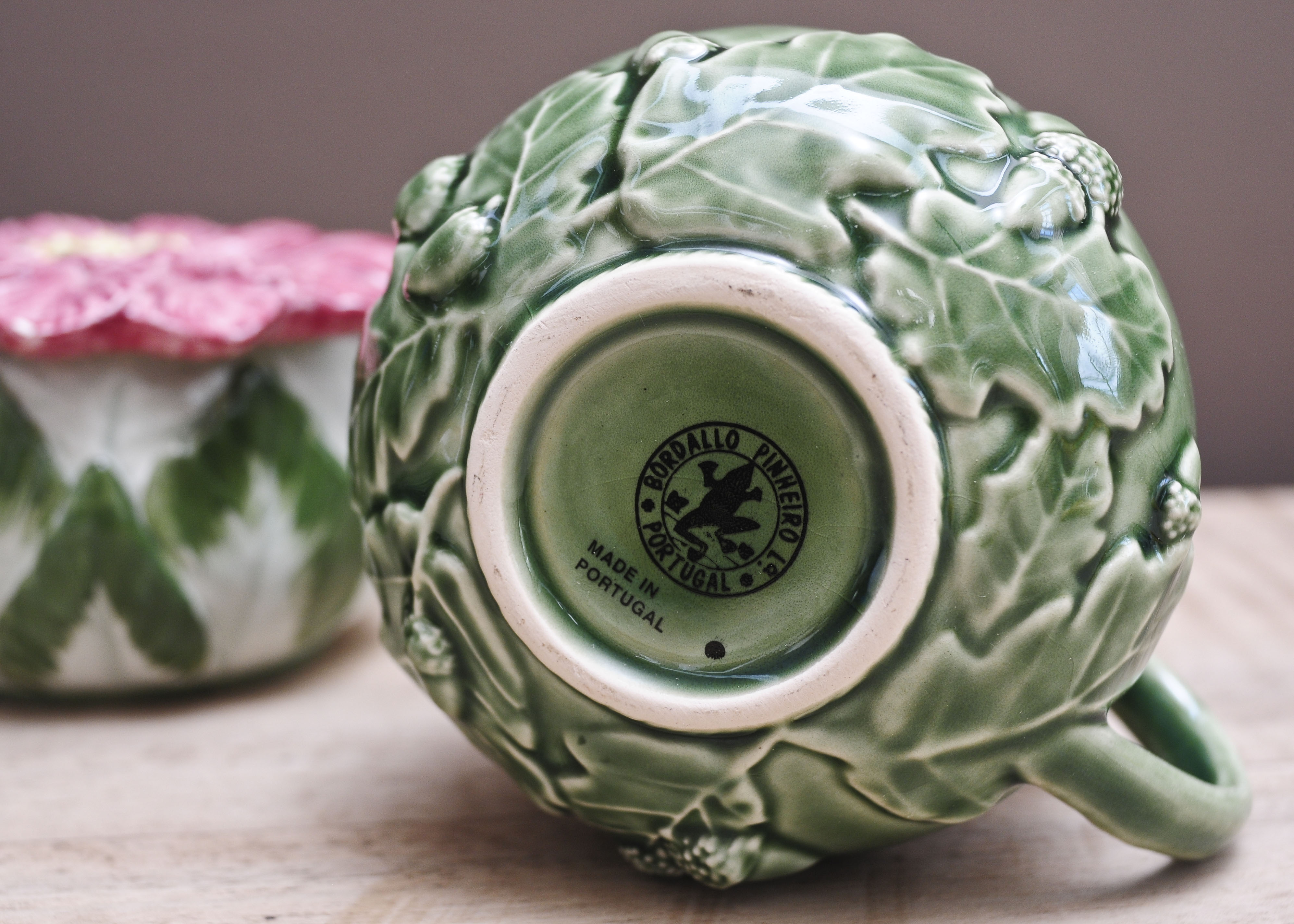 Majolica Style Coffee Mugs Set