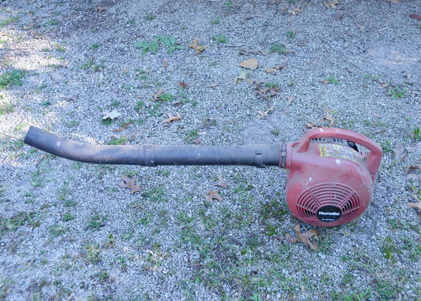 Homelite Gas Yard Broom D25B