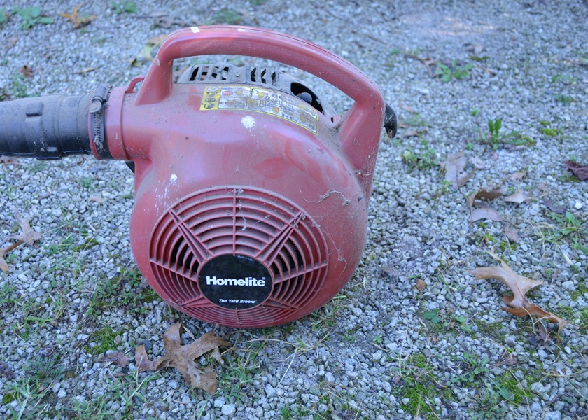 Homelite Gas Yard Broom D25B