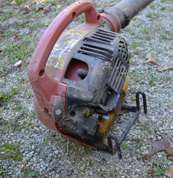 Homelite Gas Yard Broom D25B