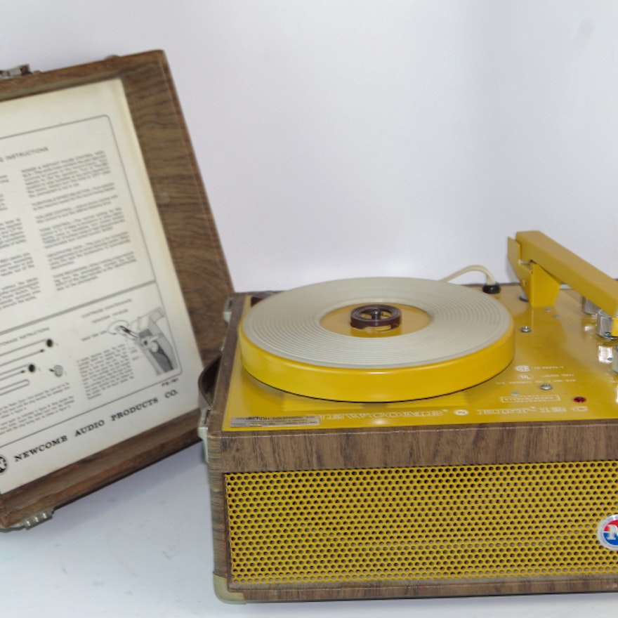 Vintage Newcomb EDT-12C Phonograph Record Player