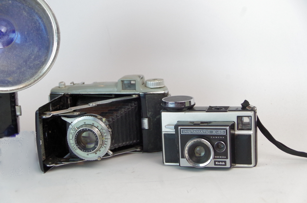 Vintage Motorola Suitcase Radio and Panasonic Radio