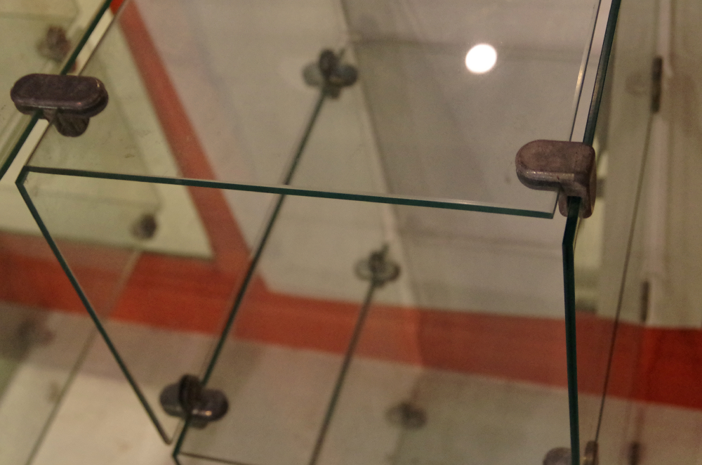 Cal-Tuf Modular Glass Panel Display Shelf Unit