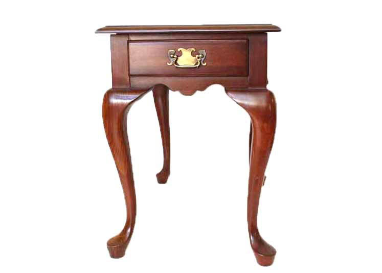 Queen Anne Style Wooden Pennsylvania House End Table
