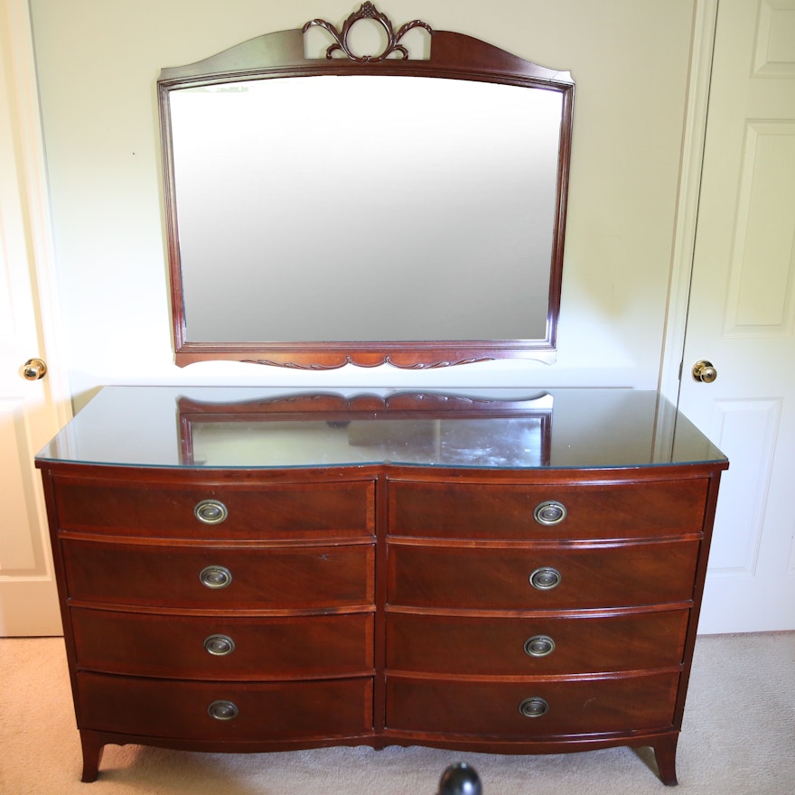 Hepplewhite Style Mahogany Dresser