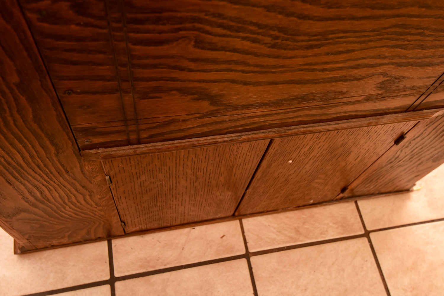 Antique Singer Sewing Machine in Cabinet No. 31