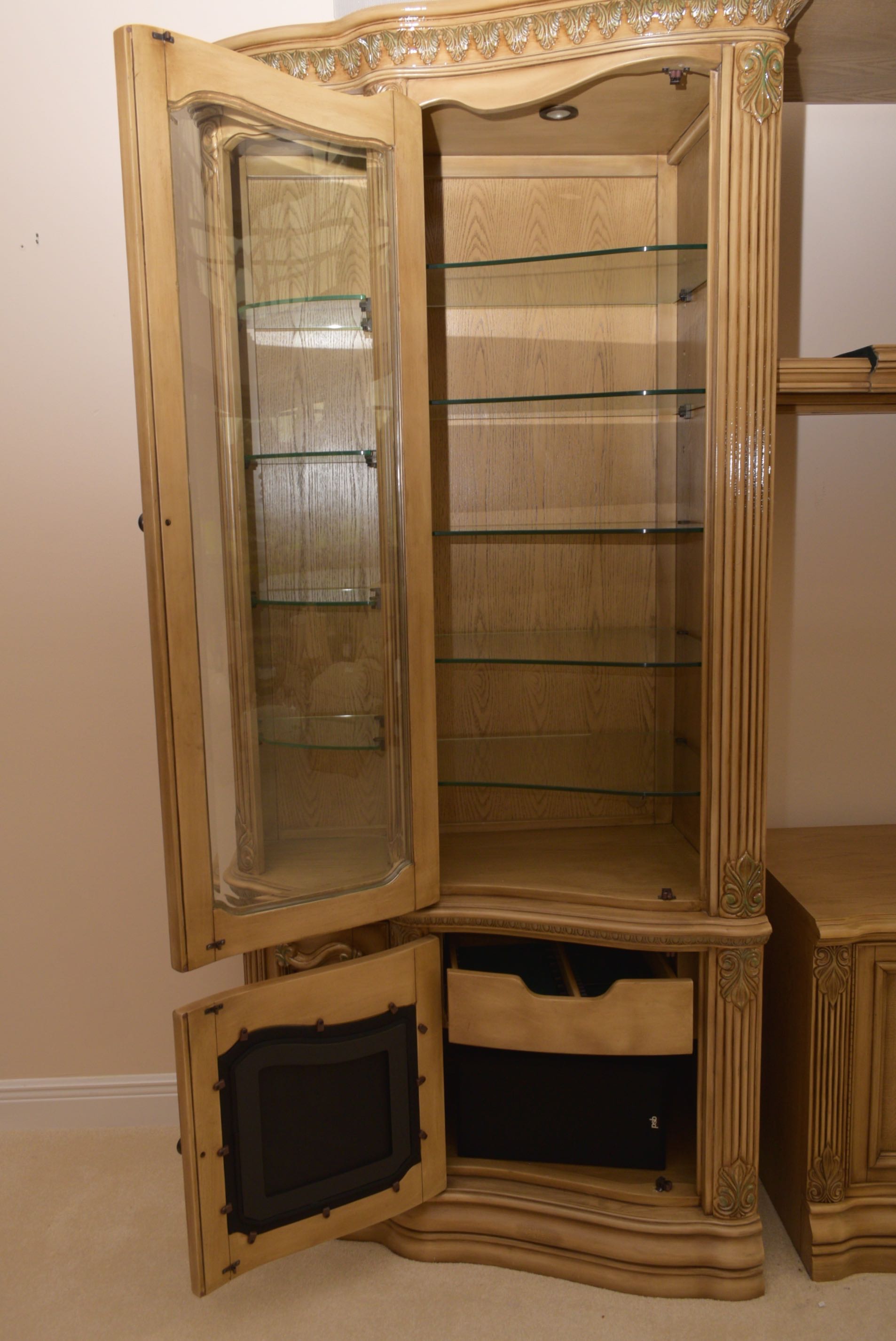 Michael Amini by Aico Entertainment Center