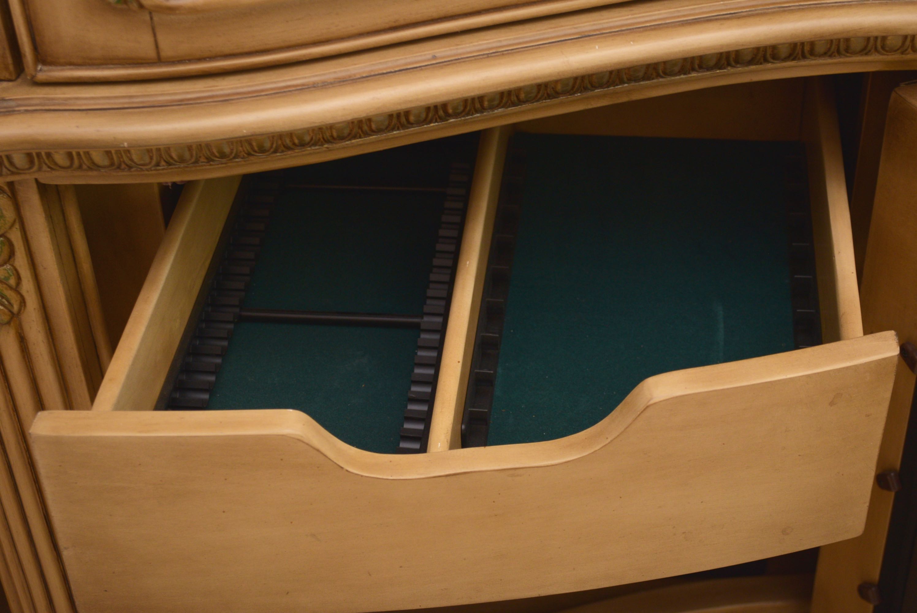 Michael Amini by Aico Entertainment Center