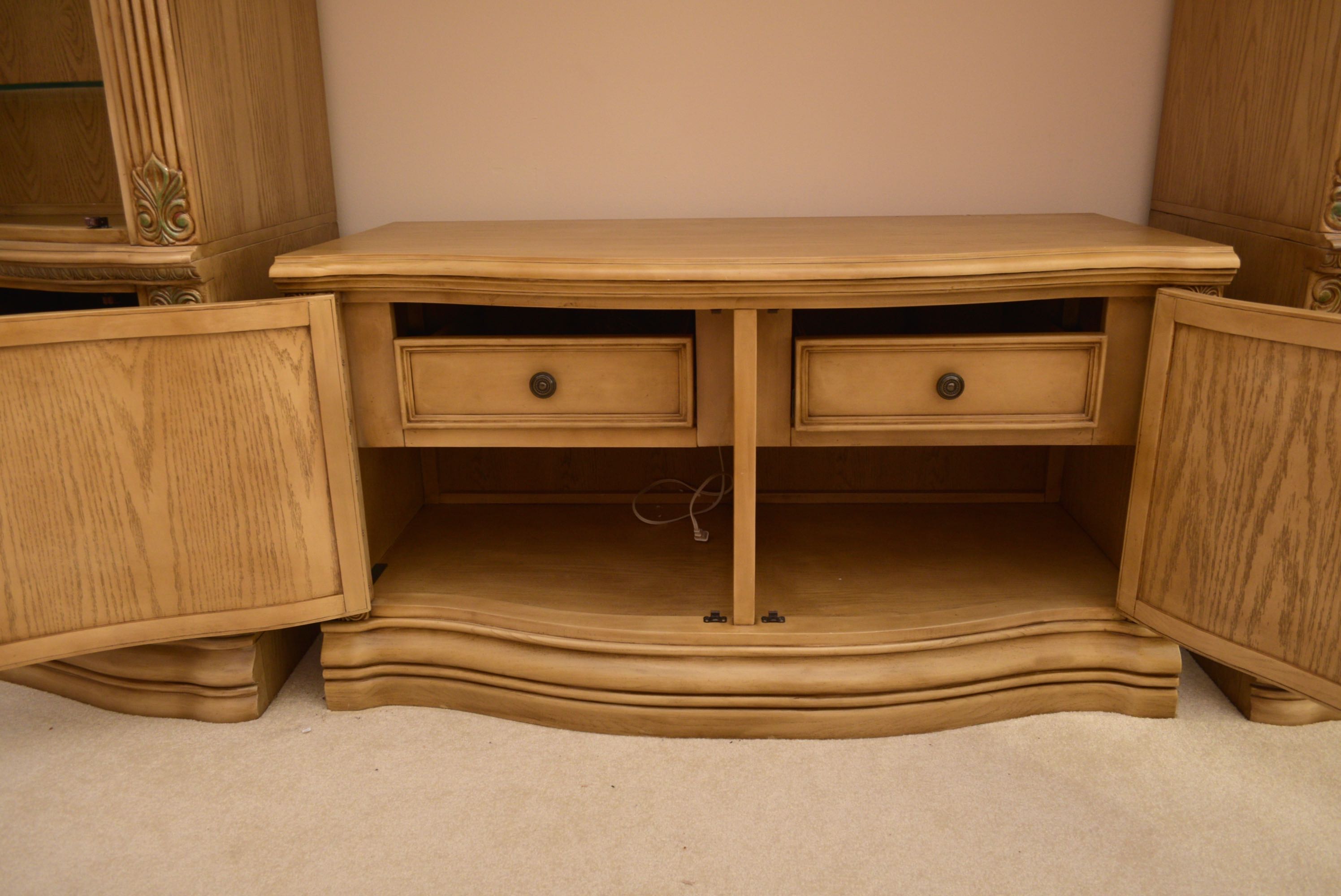 Michael Amini by Aico Entertainment Center