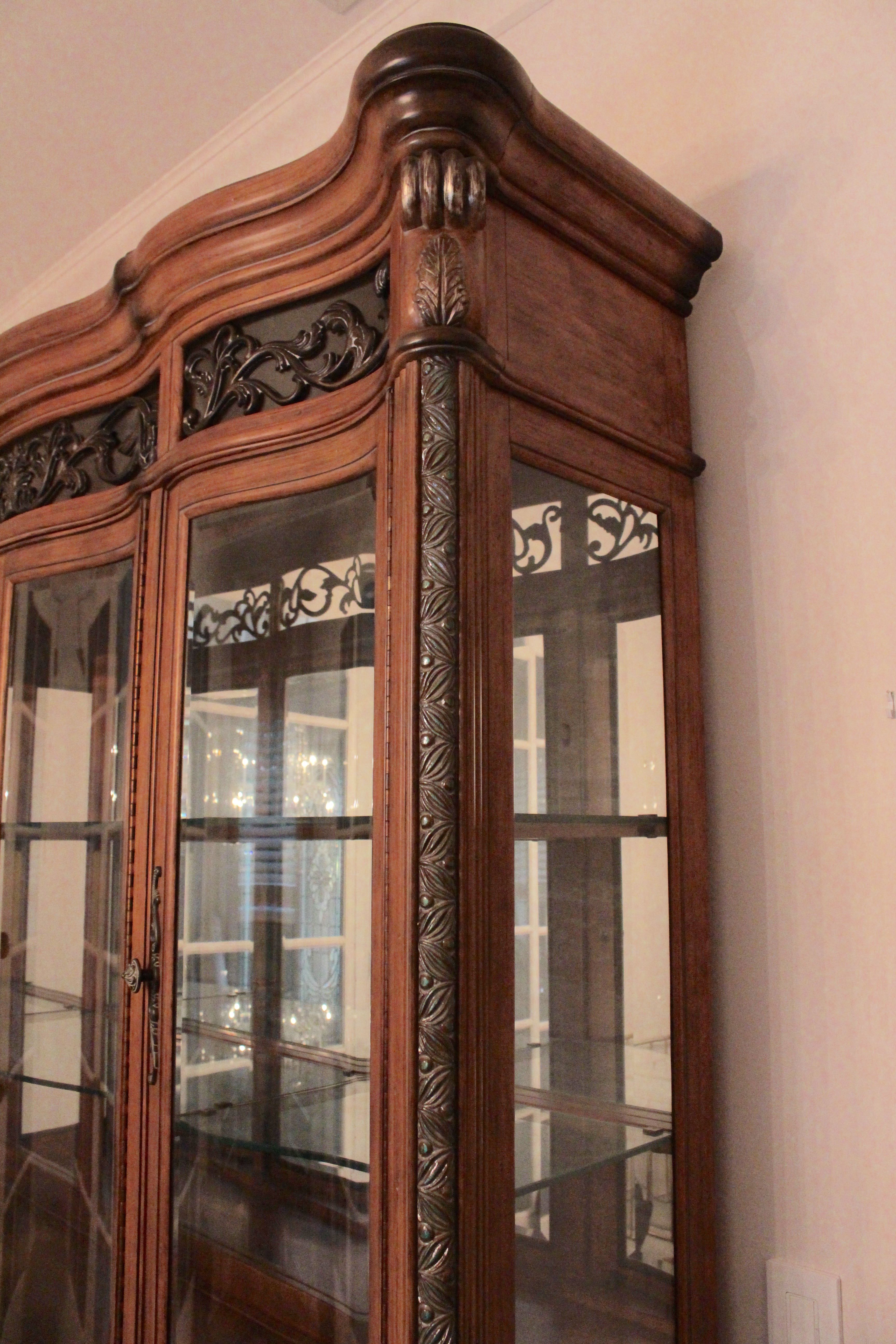 Michael Amini Signature Series Breakfront China Cabinet