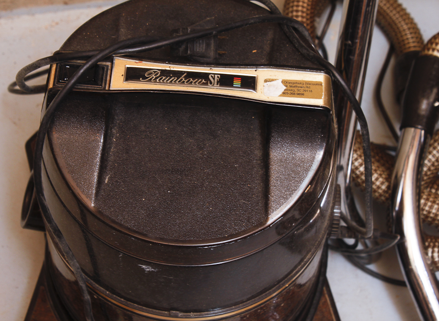 Vintage Rainbow SE Bagless Vacuum