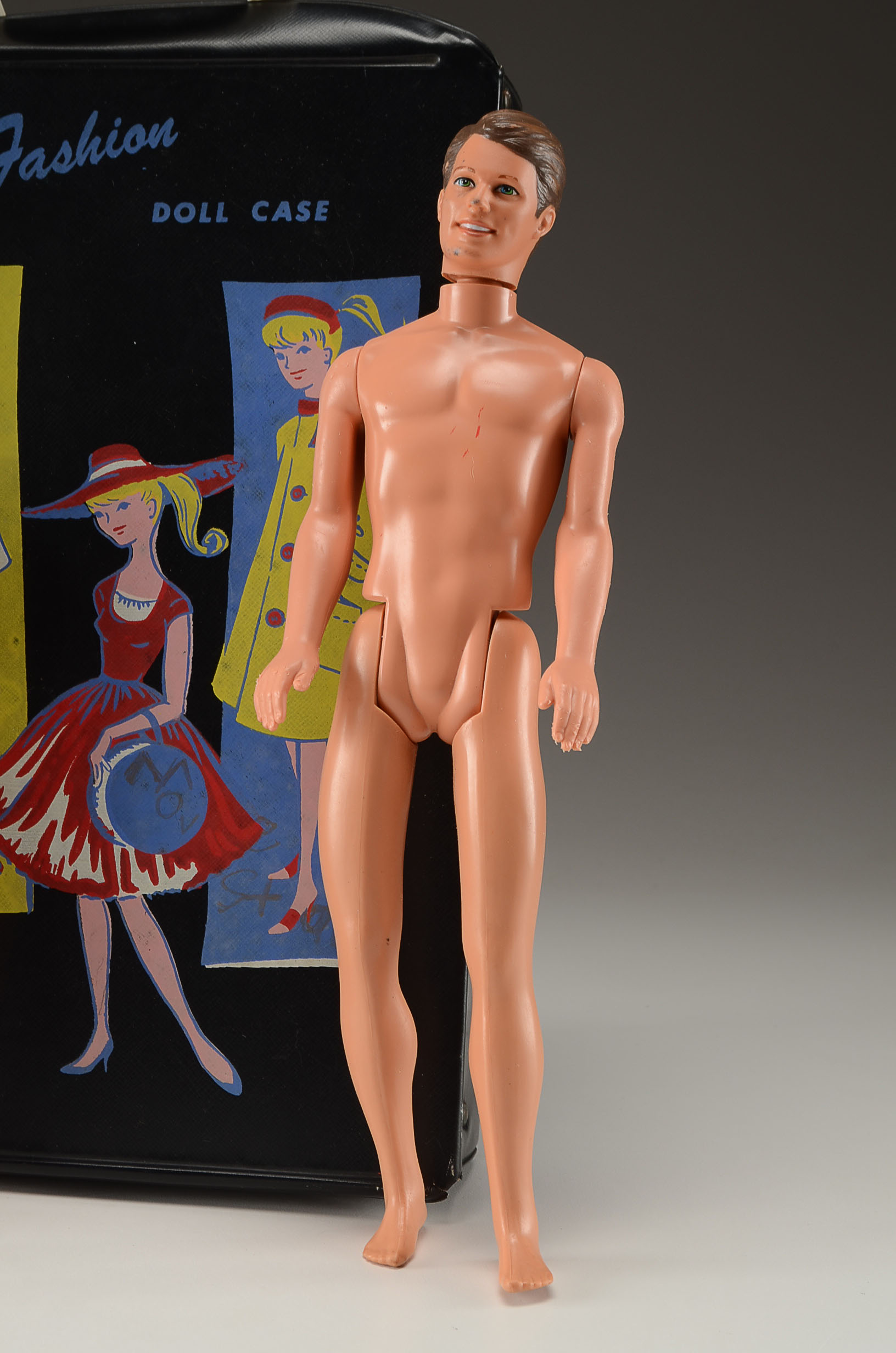 1960s Teen Fashion Doll Case with Four Dolls