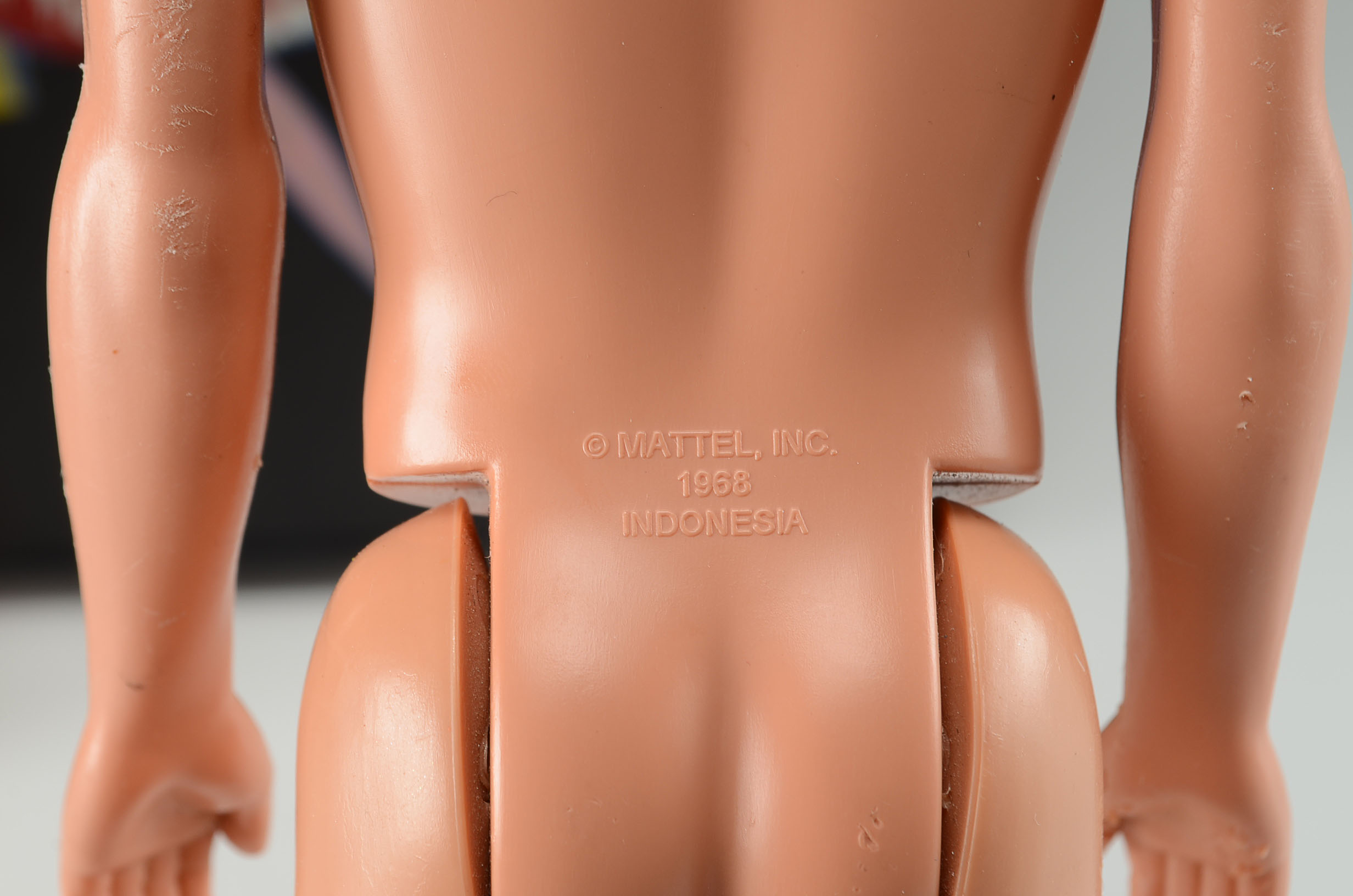 1960s Teen Fashion Doll Case with Four Dolls