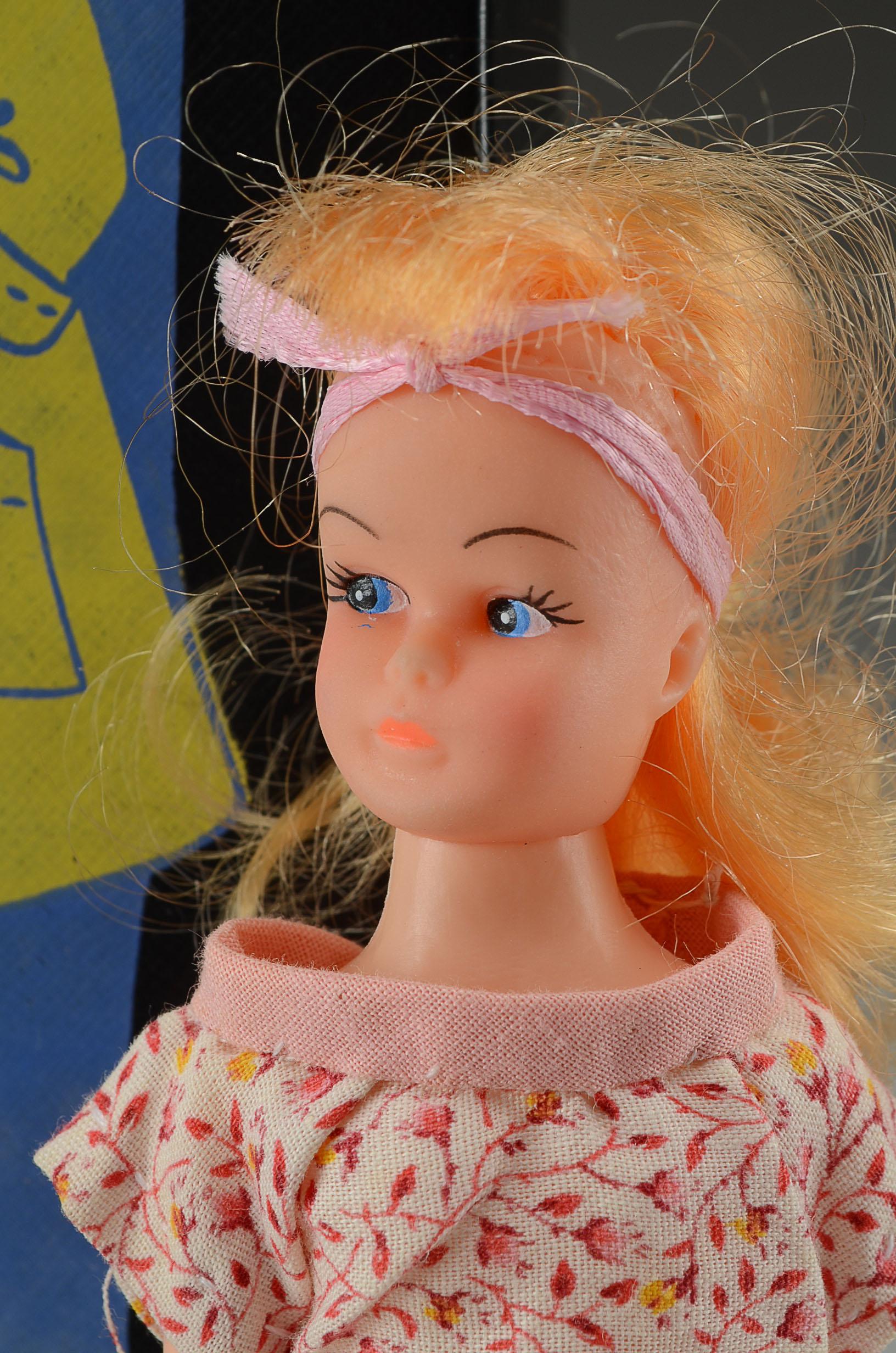 1960s Teen Fashion Doll Case with Four Dolls