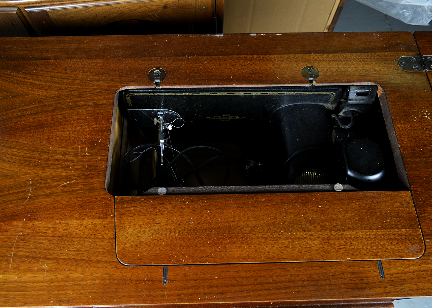 Vintage Singer 42 Art Deco Cabinet with Singer Sewing Machine