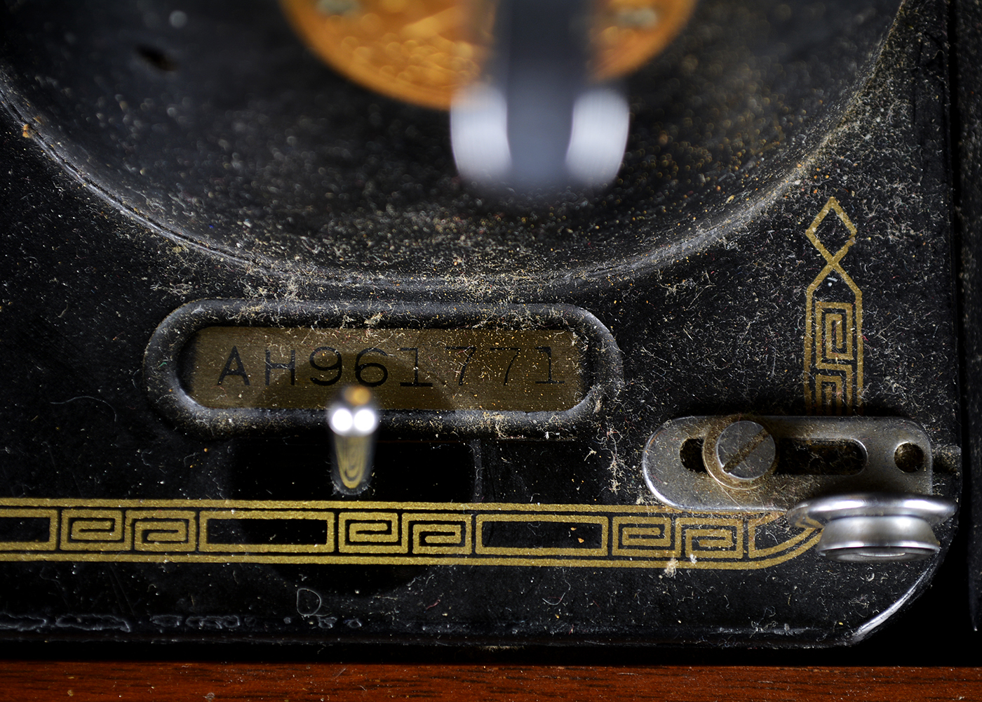 Vintage Singer 42 Art Deco Cabinet with Singer Sewing Machine