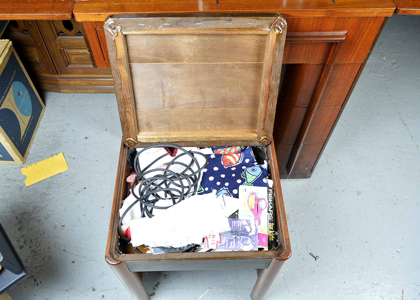 Vintage Singer 42 Art Deco Cabinet with Singer Sewing Machine