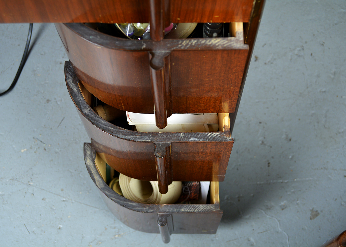 Vintage Singer 42 Art Deco Cabinet with Singer Sewing Machine