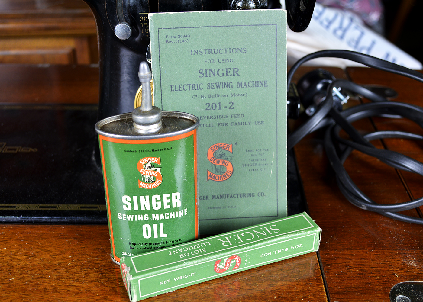 Vintage Singer 42 Art Deco Cabinet with Singer Sewing Machine