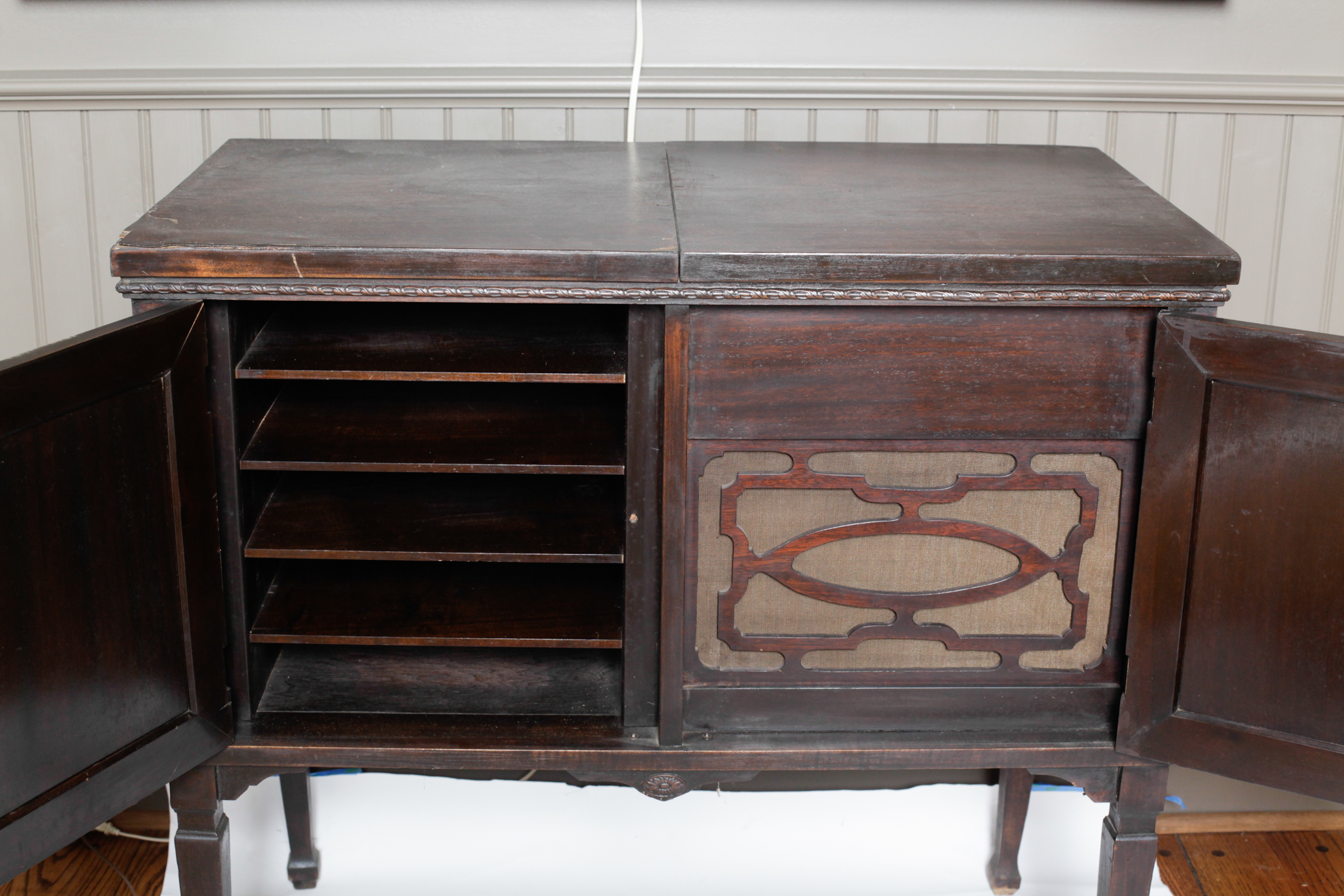 Vintage Columbia Grafonola Hand Crank Phonograph Cabinet
