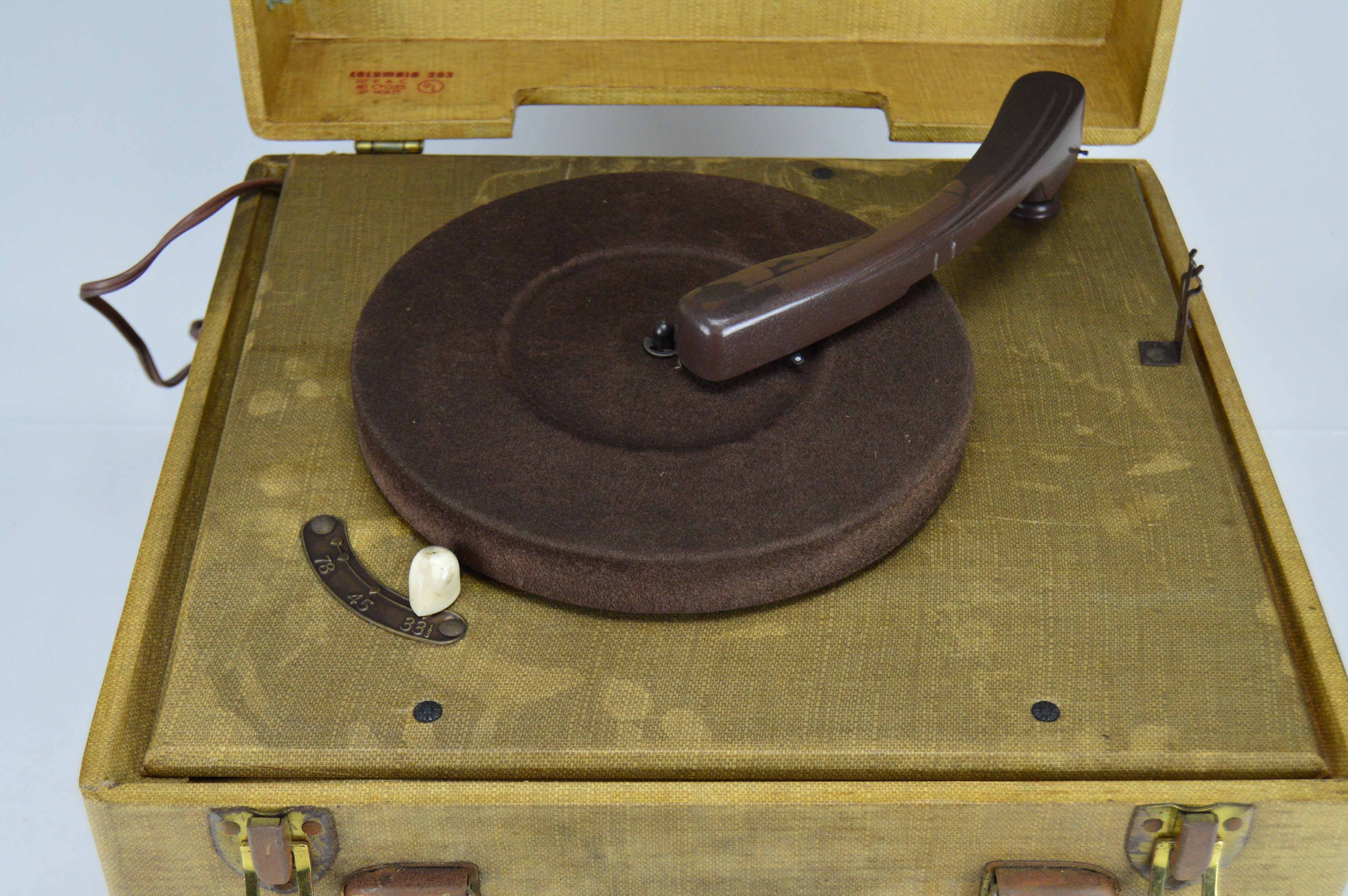 Vintage Columbia 203 Phonograph