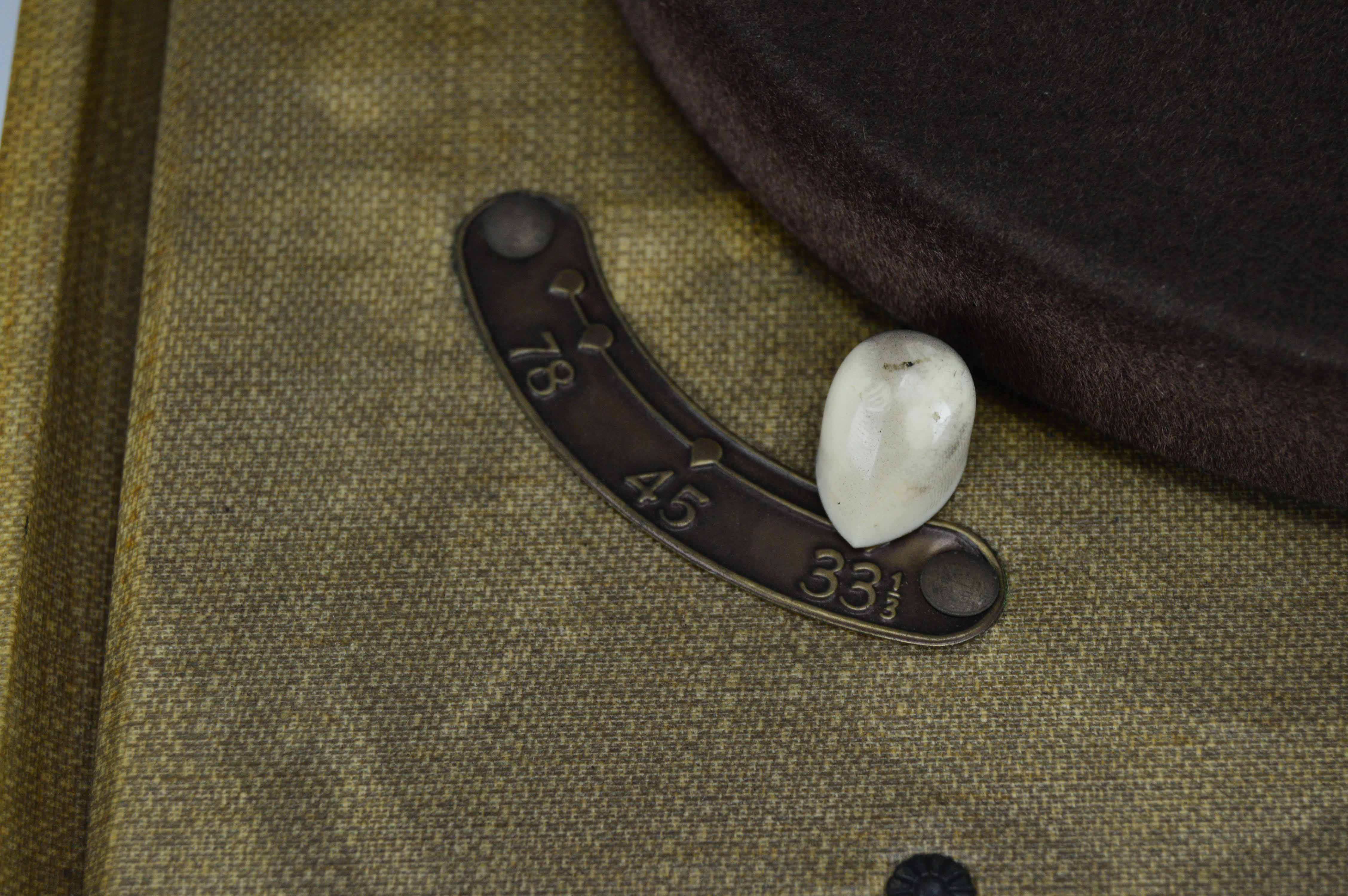 Vintage Columbia 203 Phonograph