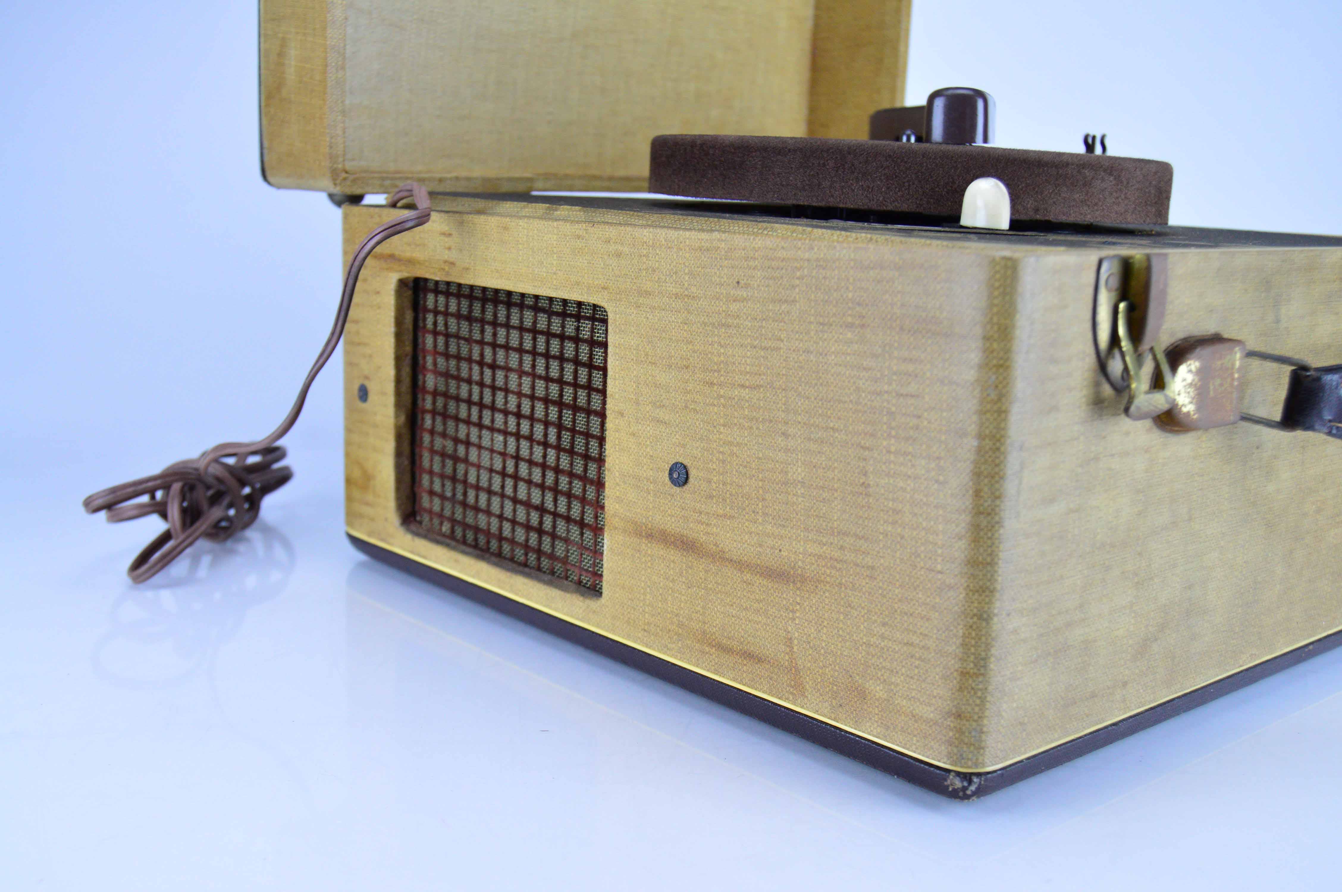 Vintage Columbia 203 Phonograph