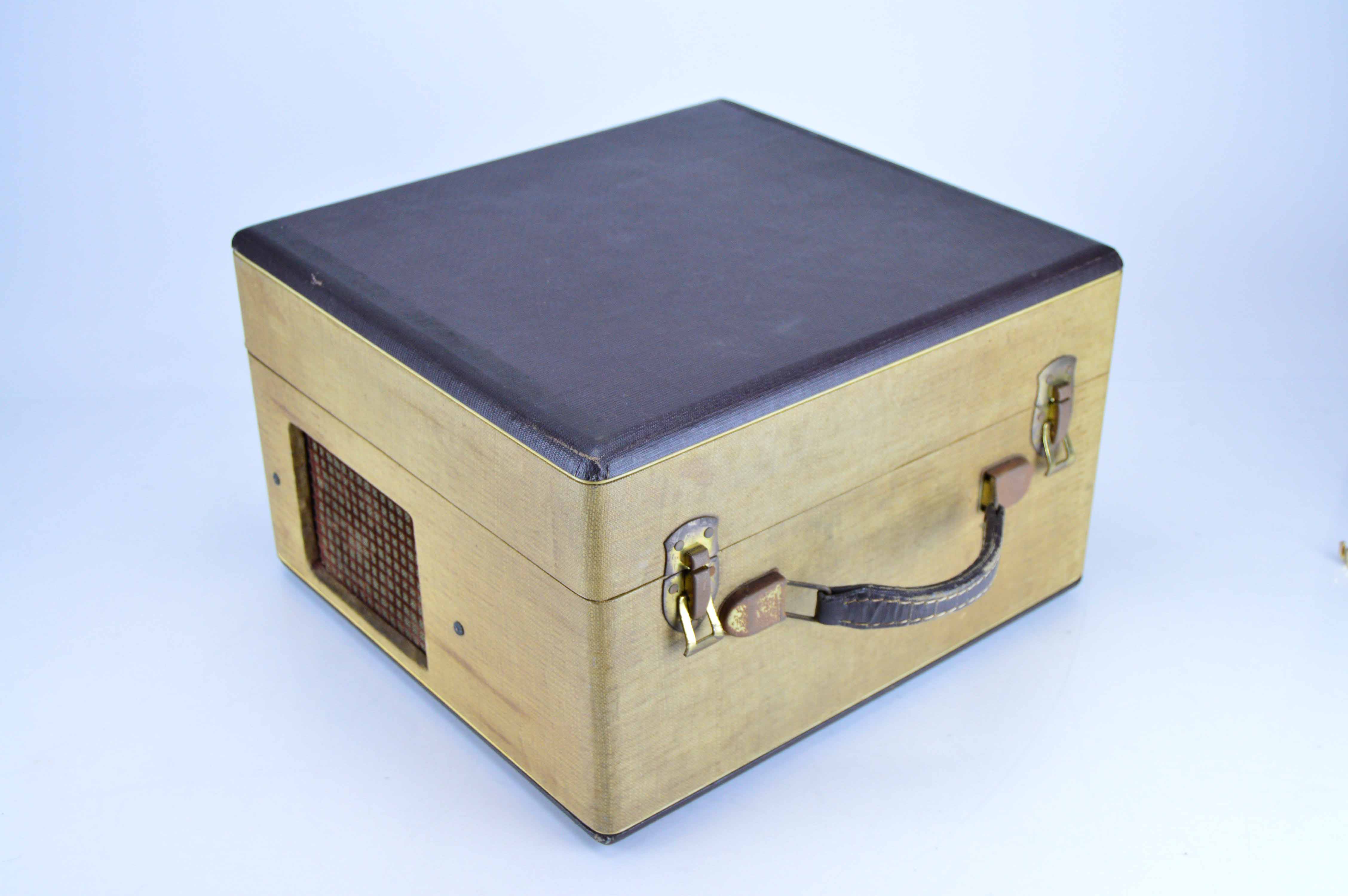 Vintage Columbia 203 Phonograph