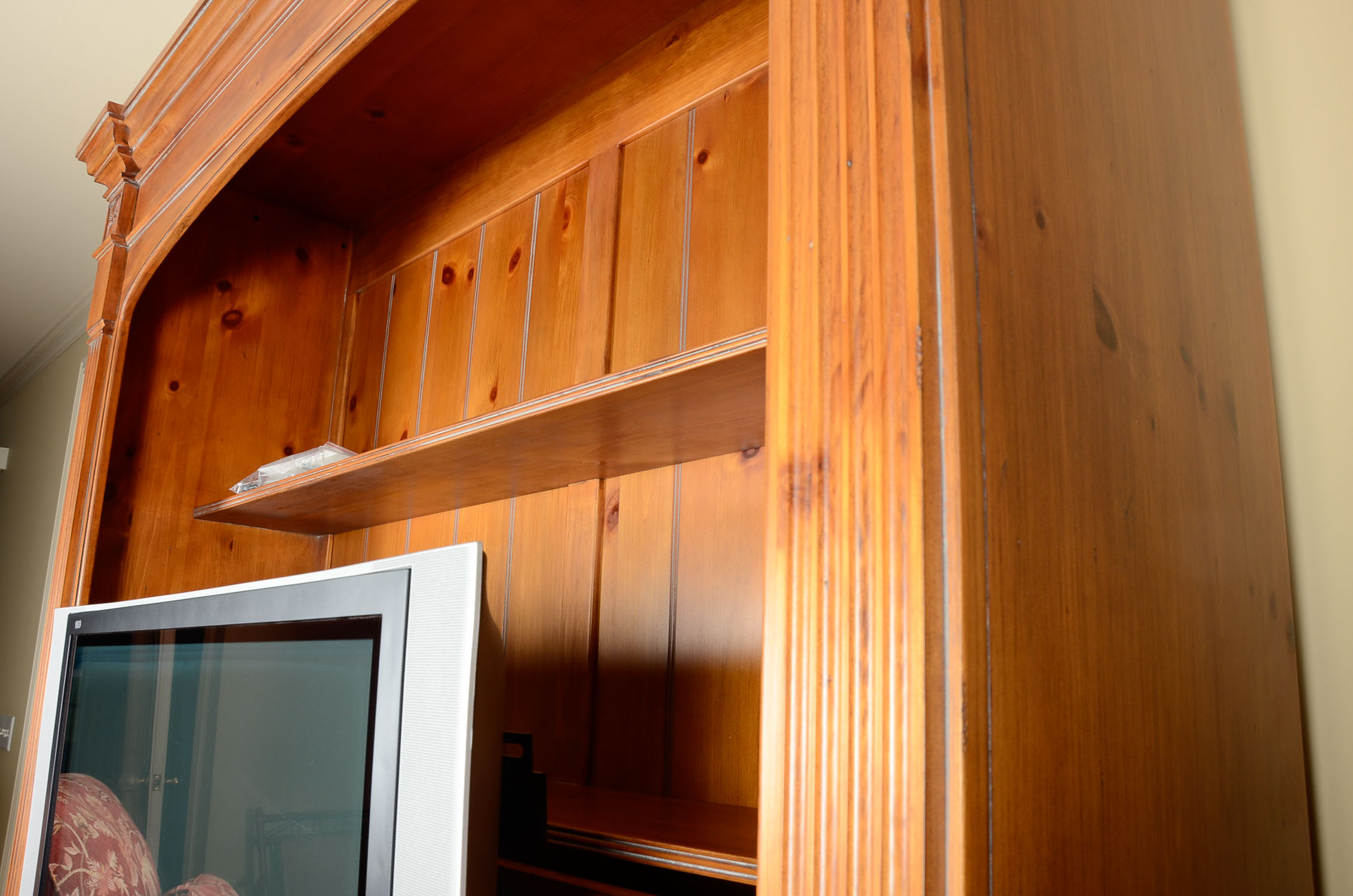 Entertainment Center by Ethan Allen with Liftbox Mechanism