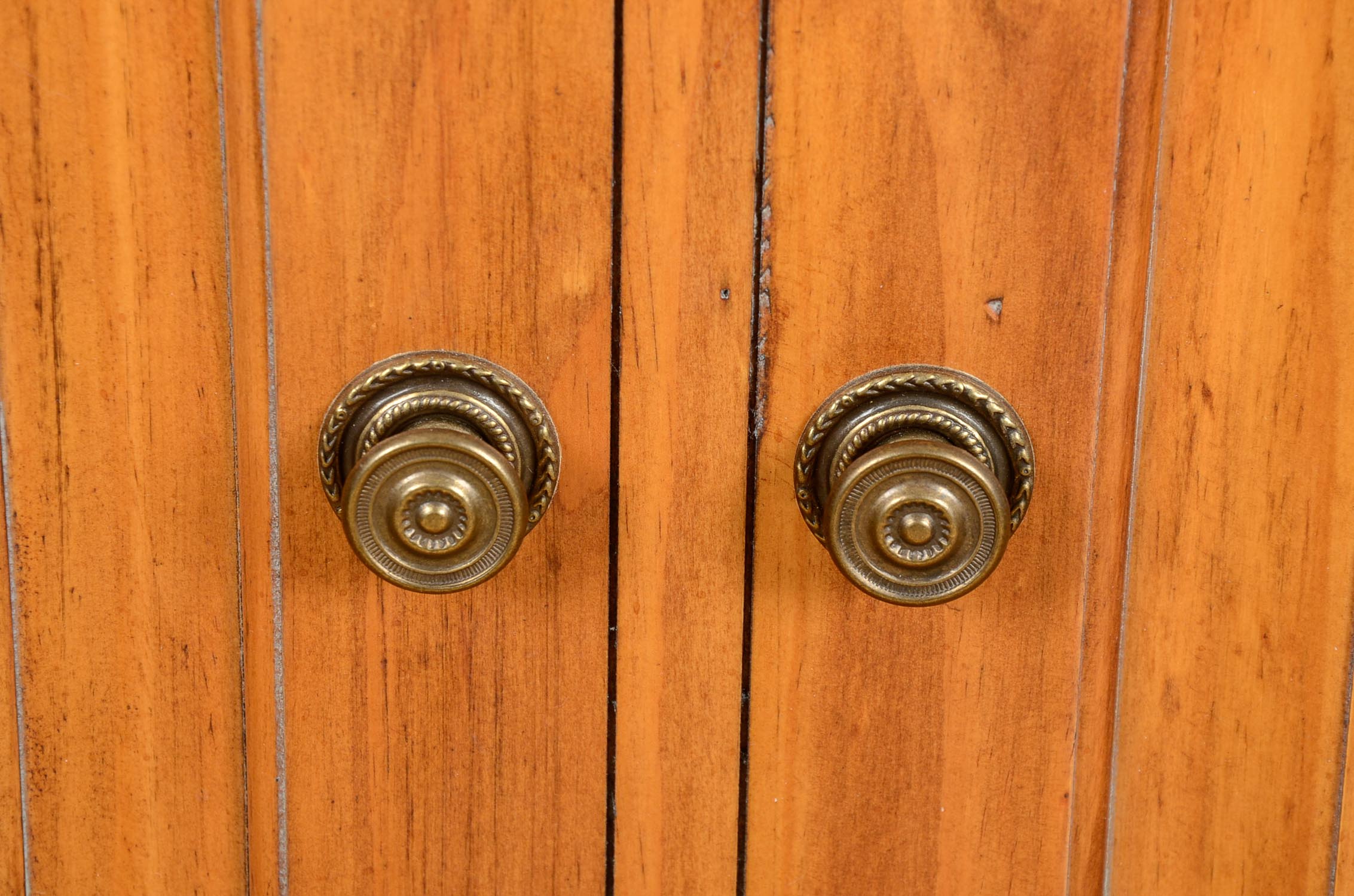 Entertainment Center by Ethan Allen with Liftbox Mechanism