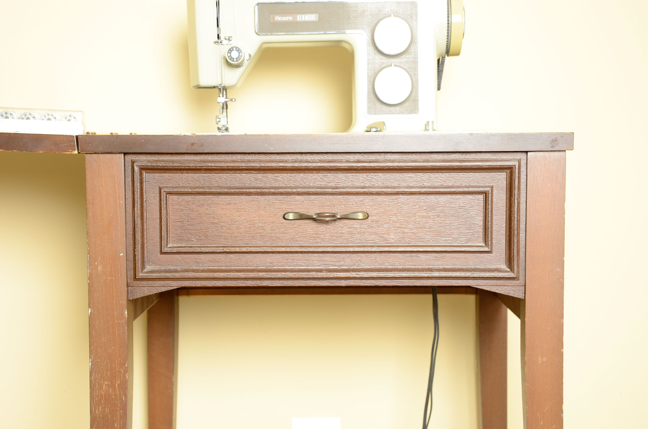 Vintage Sears Kenmore Zig Zag Sewing Machine