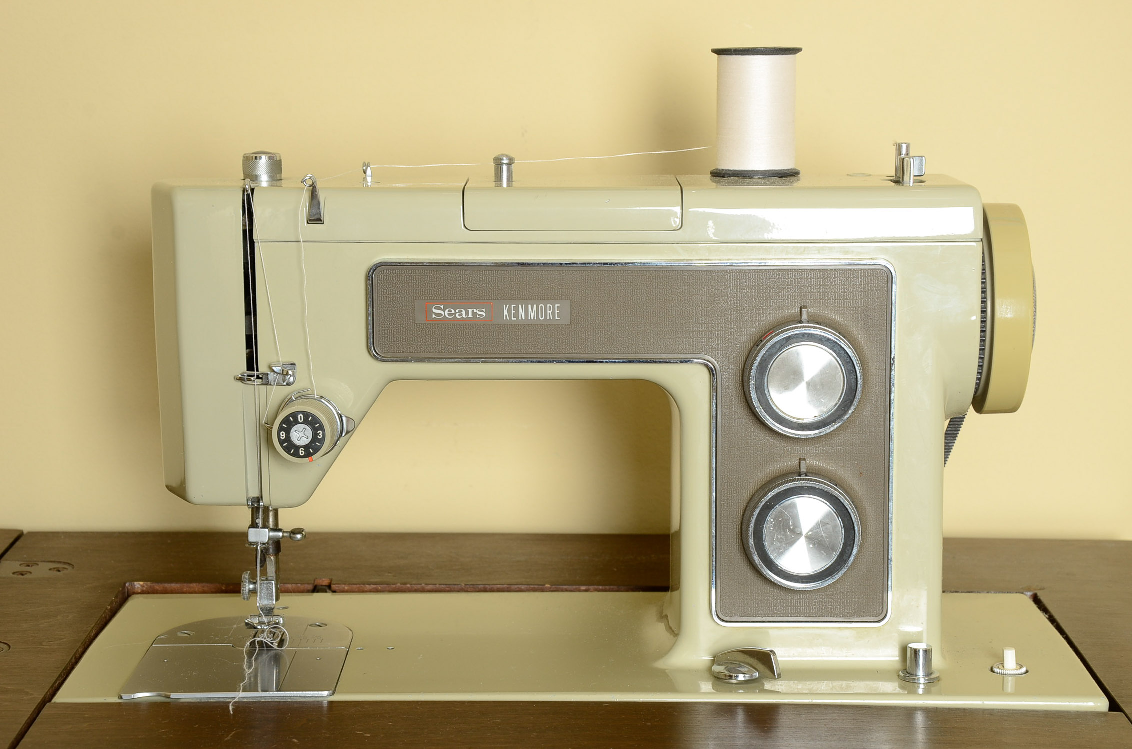 Vintage Sears Kenmore Zig Zag Sewing Machine