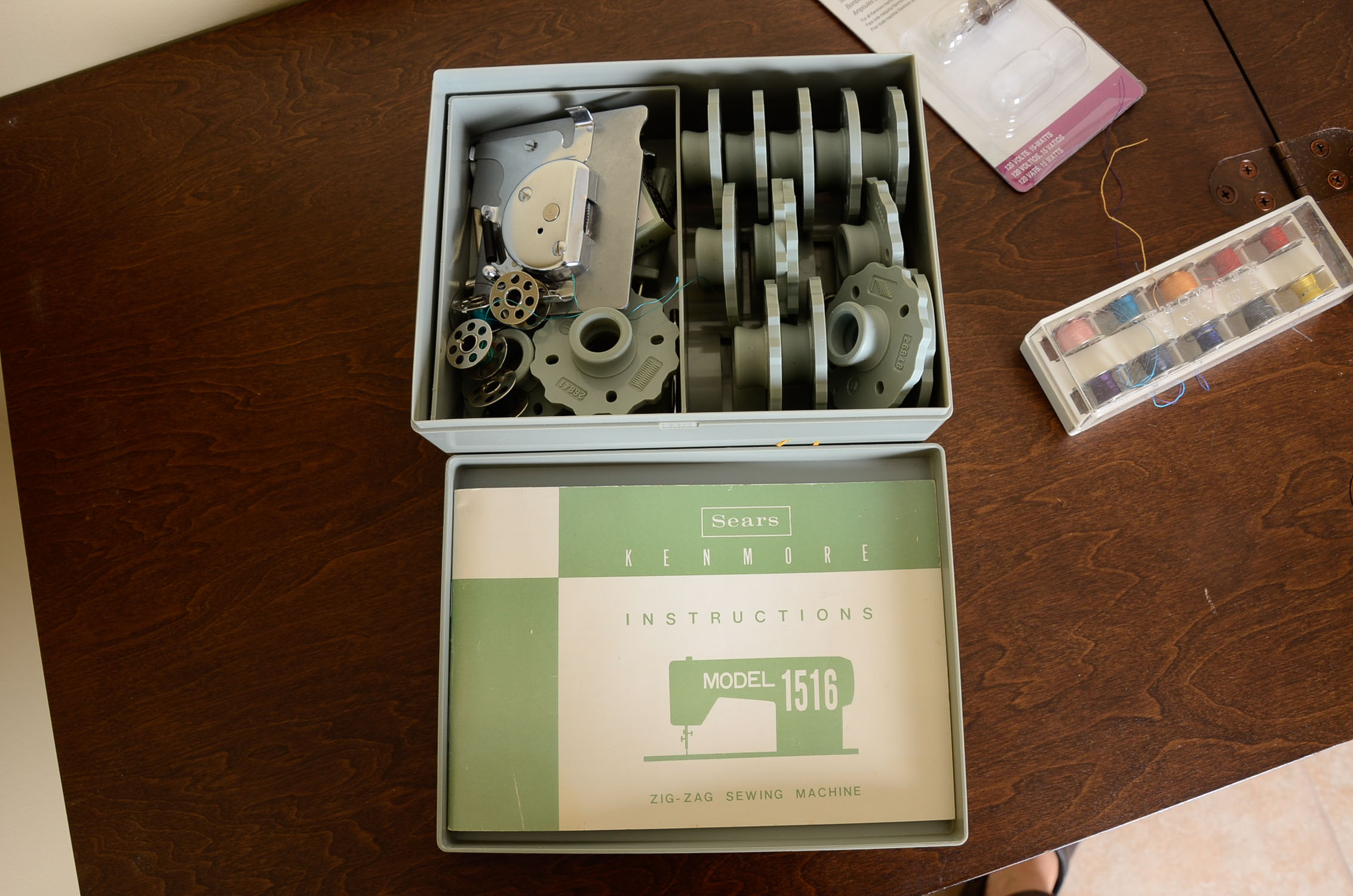 Vintage Sears Kenmore Zig Zag Sewing Machine