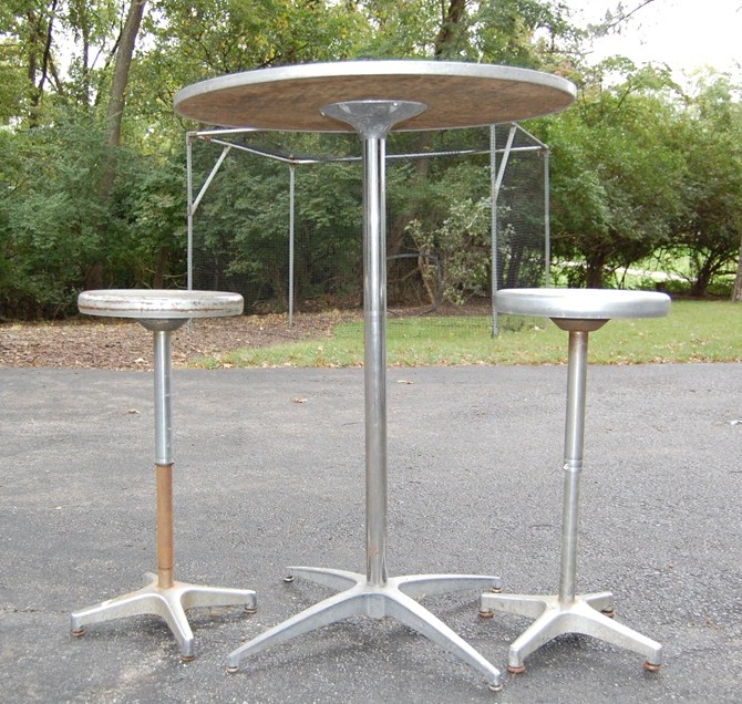 1950s Diner Table and Stools