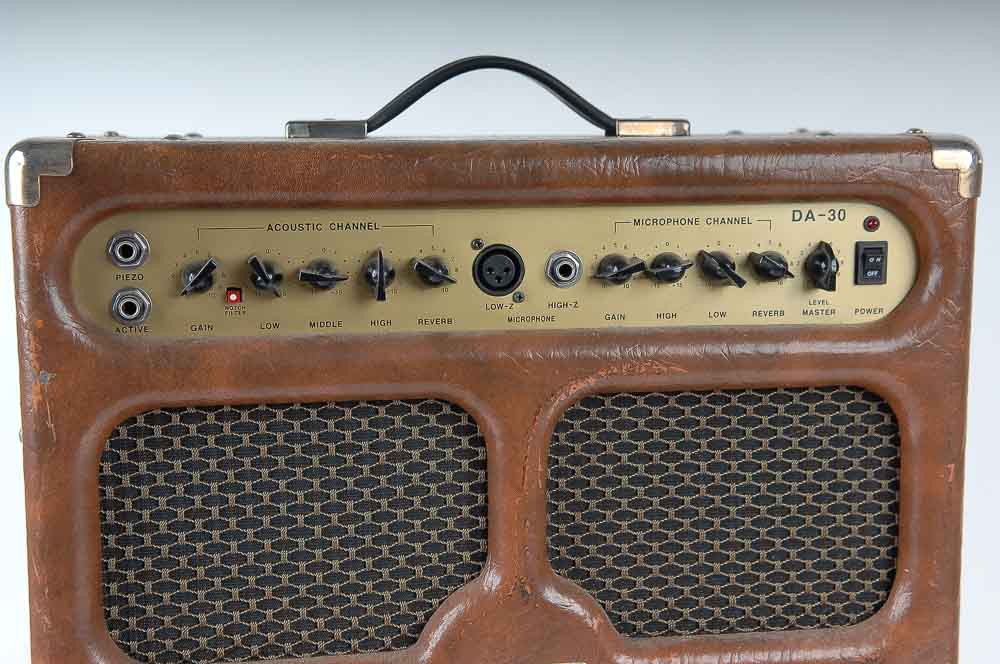 Dean DA-30 Acoustic Guitar Amplifier