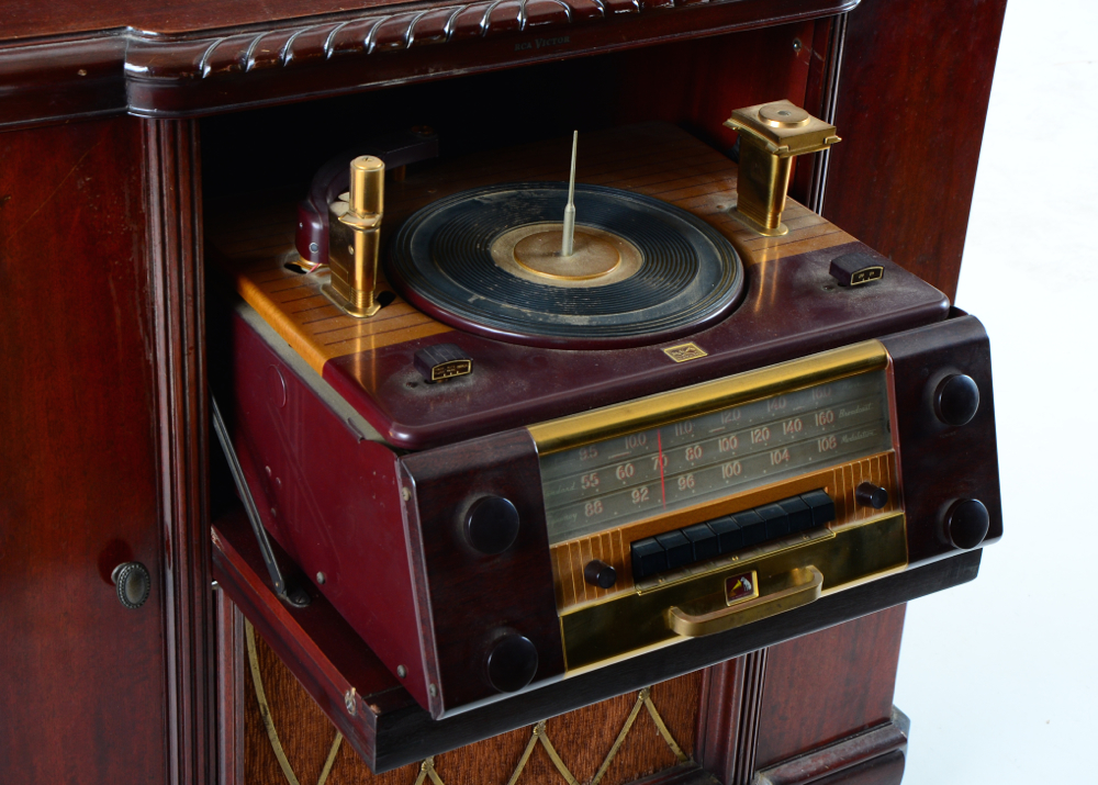 RCA Victor Radio-Phonograph Console by Victrola Model 612V3