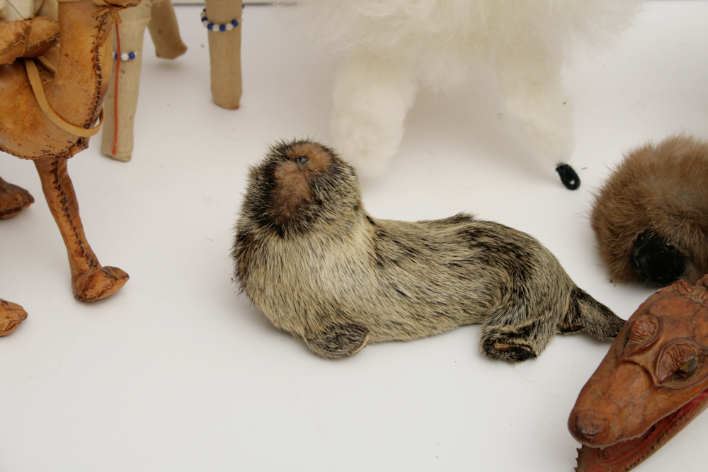 Vintage World Traveler Animal Souvenirs Collection