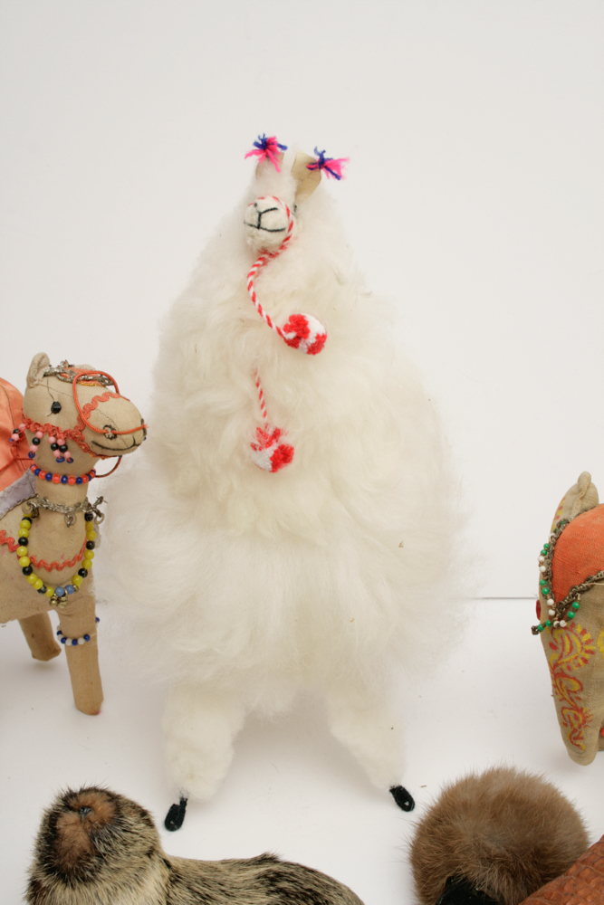 Vintage World Traveler Animal Souvenirs Collection