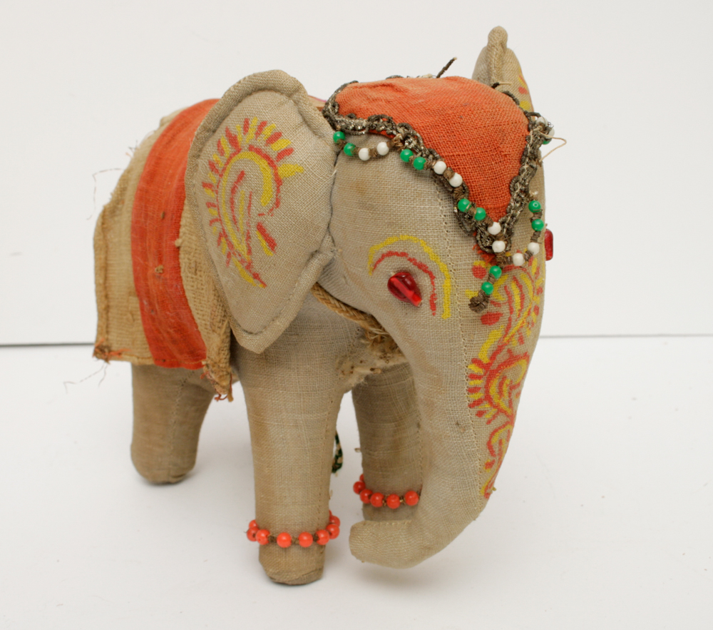 Vintage World Traveler Animal Souvenirs Collection