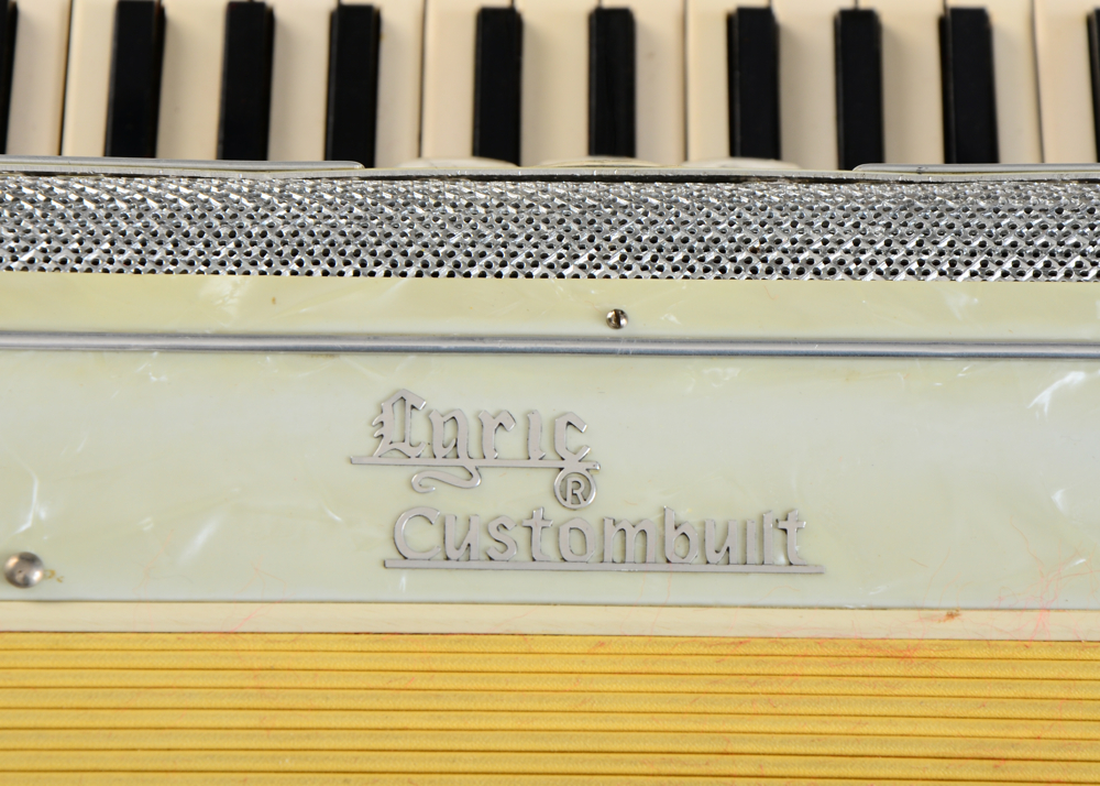 Vintage Lyric Custombuilt Accordion in Case