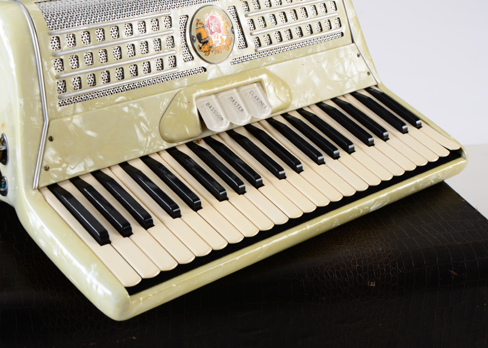 Vintage Lyric Custombuilt Accordion in Case