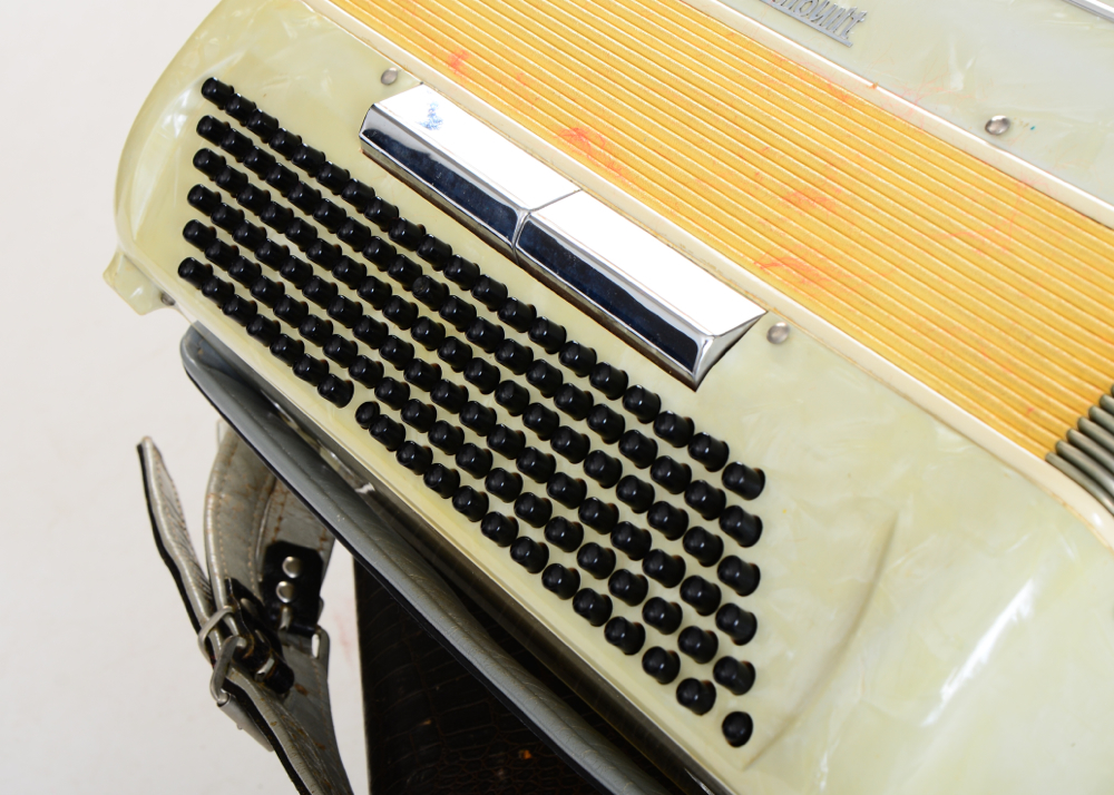 Vintage Lyric Custombuilt Accordion in Case