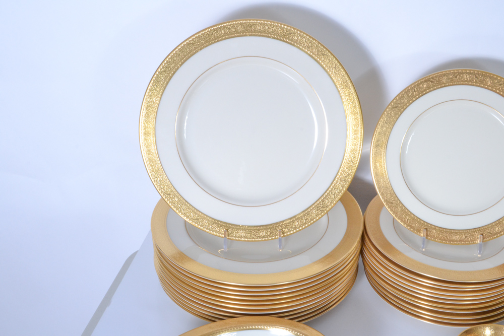 Lenox "Westchester" China Service for Twelve with Plate Chargers