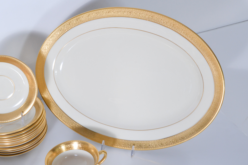 Lenox "Westchester" China Service for Twelve with Plate Chargers