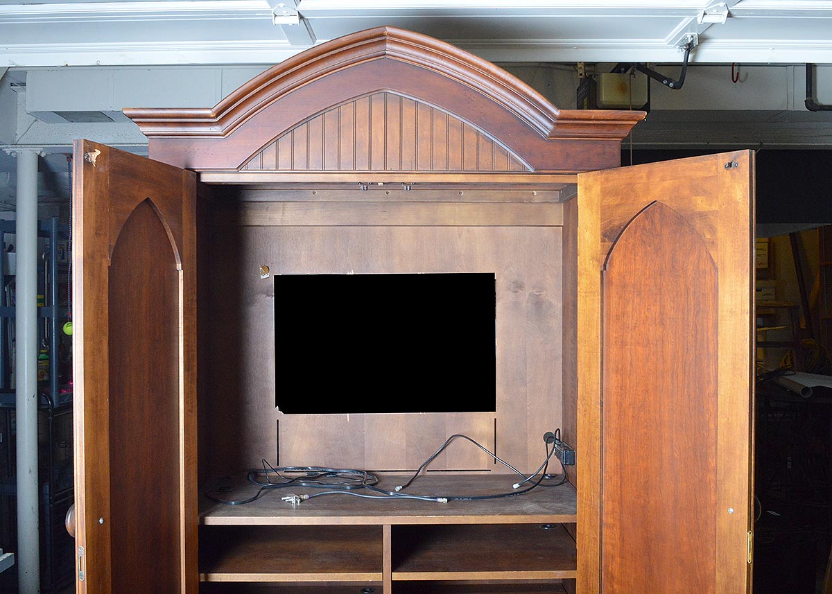 Romweber Viking Oak Entertainment Armoire