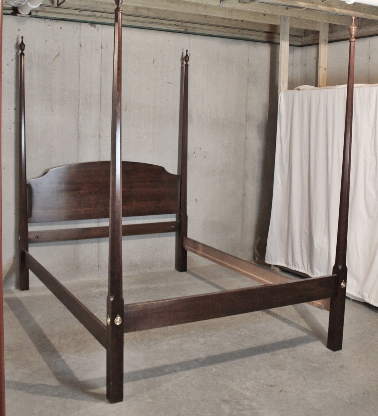 Crescent Queen Cherry Four Poster Bed Frame w/ Brass Medallions