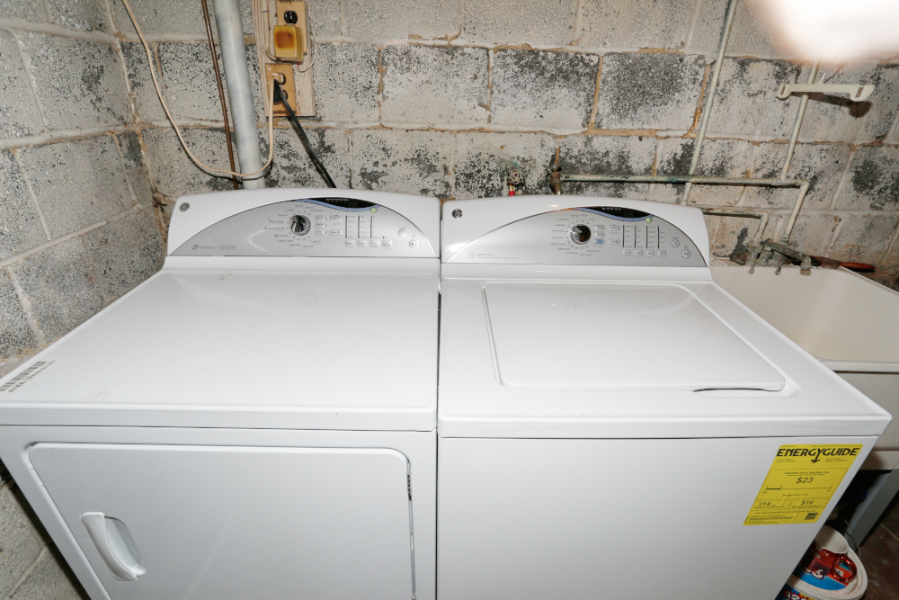 General Electric Hydro Wave and Sensor Dry Washer