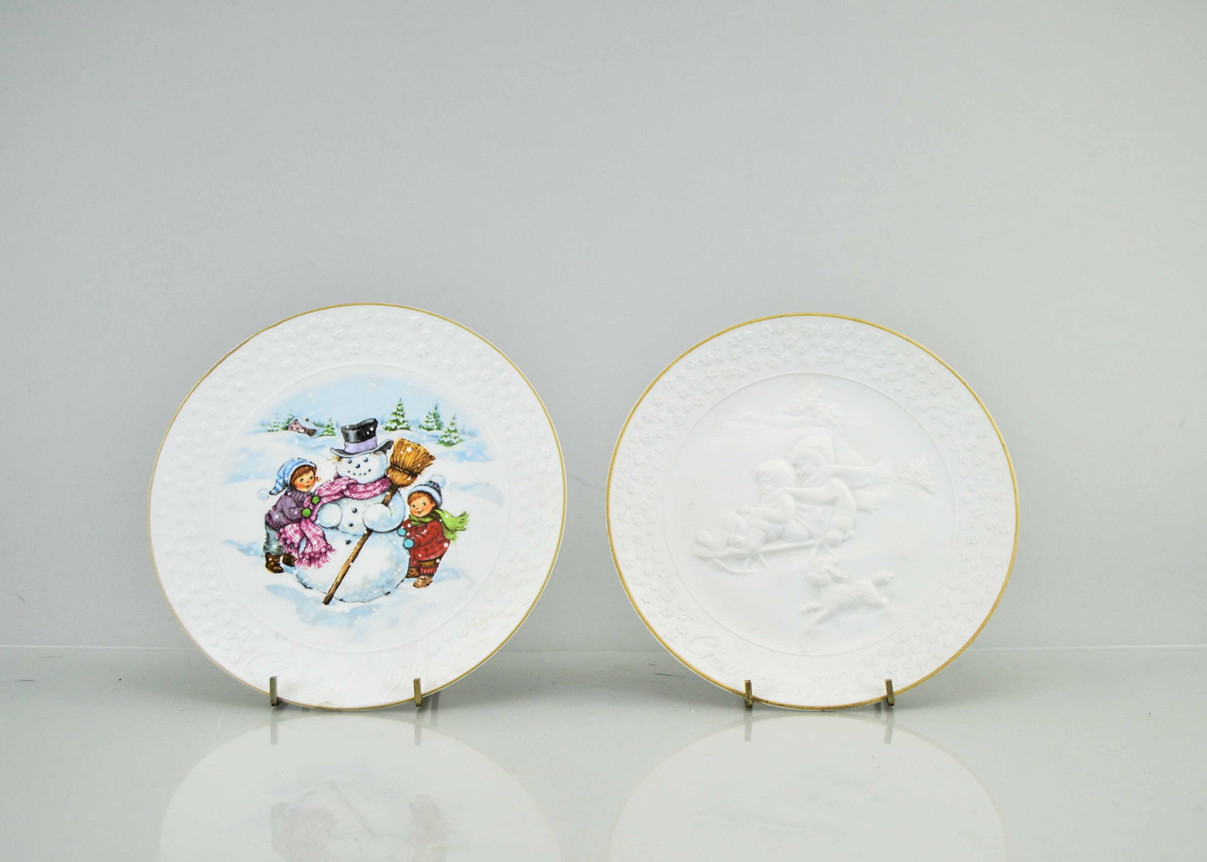 Pair of Vintage Gold Trimmed Christmas Plates by Avon