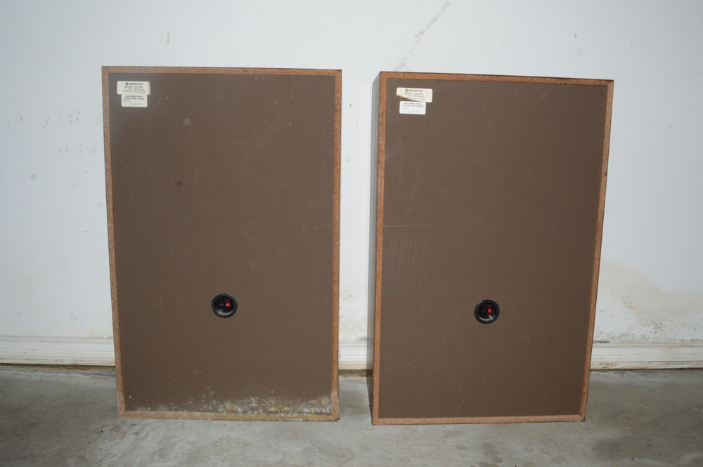 Pair of Sanyo Floor Speakers