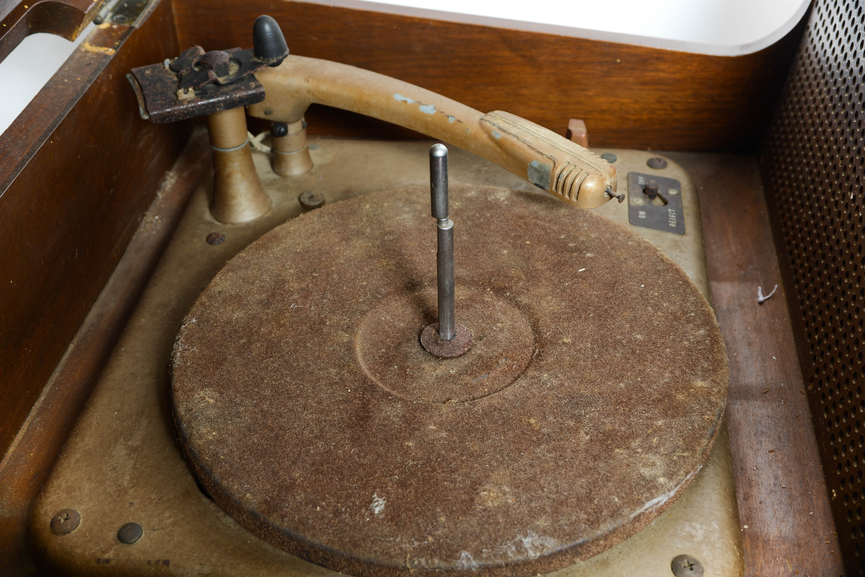 Antique True Tone Phonograph and Radio
